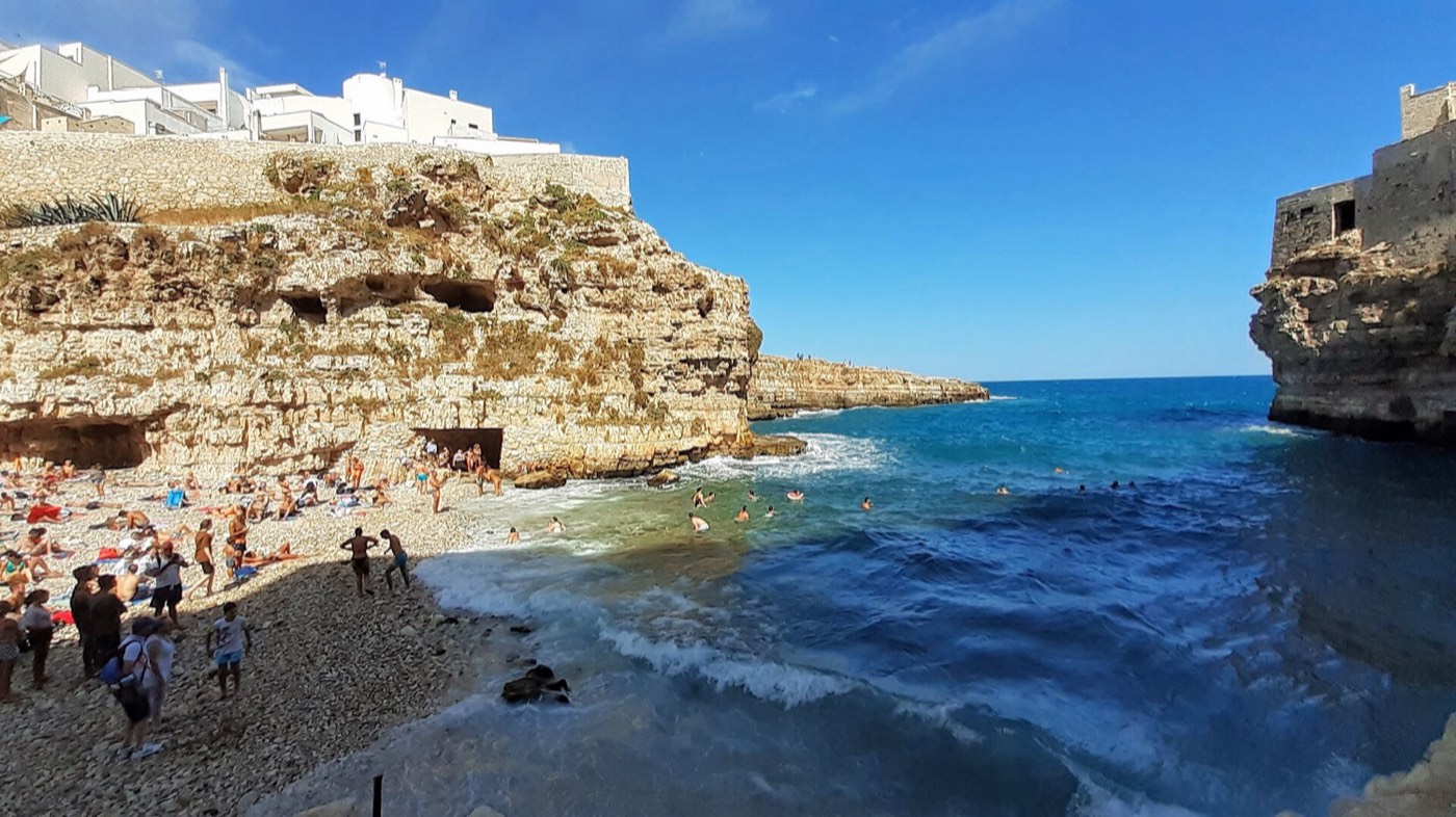 Polignano a Mare e Monopoli: il mare a mezz'ora da Locorotondo