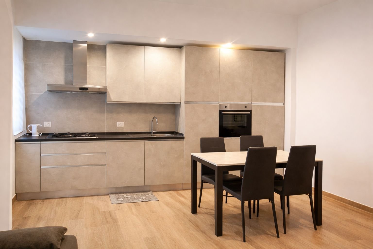 Cucina vista ampia